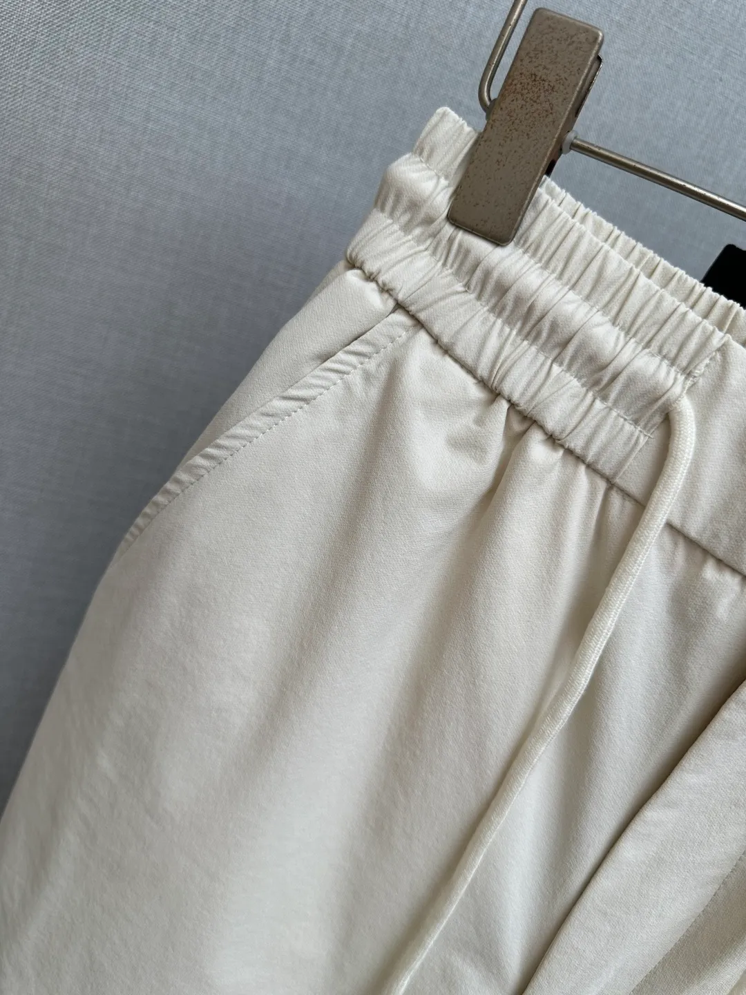 BC 2026 new summer products! Fashionable original men's Versatile shorts🩳Made of customized comfortable fabrics that feel great against the skin🍃Luxury Classic brand original logo design, complete with three standards! Taste and value are shared. It is very comfortable to wear. It is low-key yet luxurious. It is very classy when worn. Needless to say the style and cut of the pants. The upper body is exquisite and vivid. Really first-class top quality materials. Really top-level casual shorts. The upper body is absolutely stylish. Extremely luxurious. Full of personality, grand and Versatile, a must-have for going out on the street! Size:M-3XL